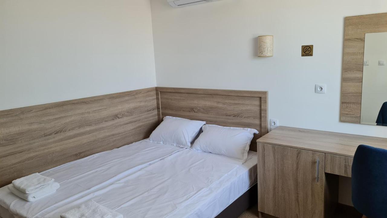 Hotel Geppy Sofia Exteriör bild