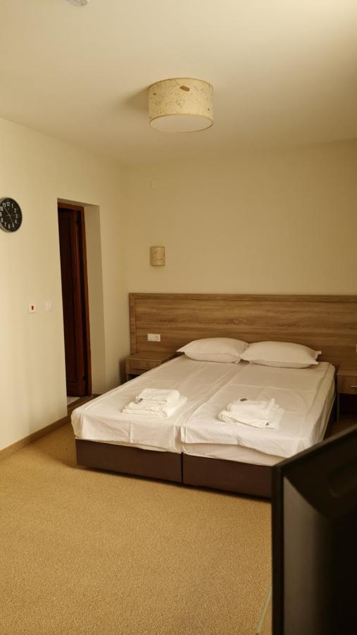 Hotel Geppy Sofia Exteriör bild