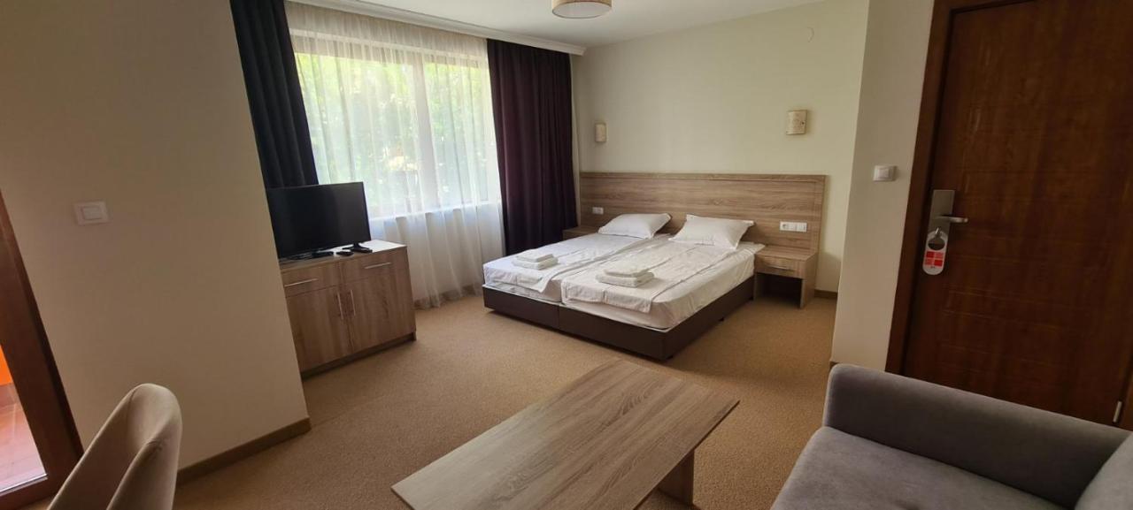Hotel Geppy Sofia Exteriör bild